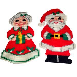 VTG Handcrafted Plastic Canvas Yarn Needlework Mr. & Mrs. Claus Christmas Decor